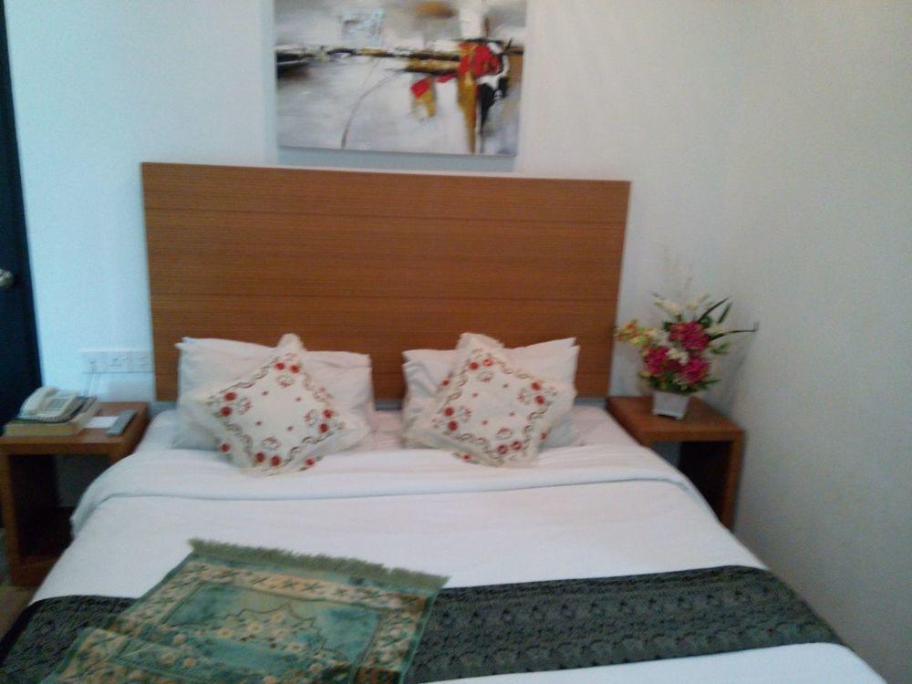 Dormani Hotel Kuching Exterior foto