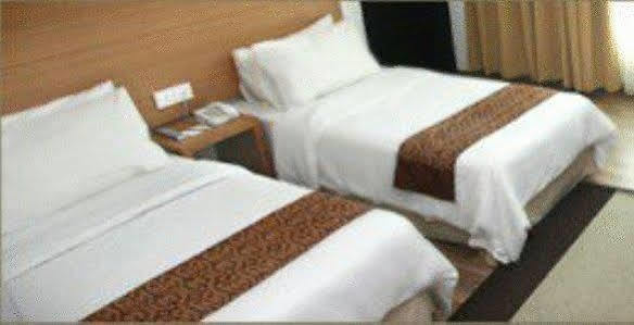 Dormani Hotel Kuching Exterior foto