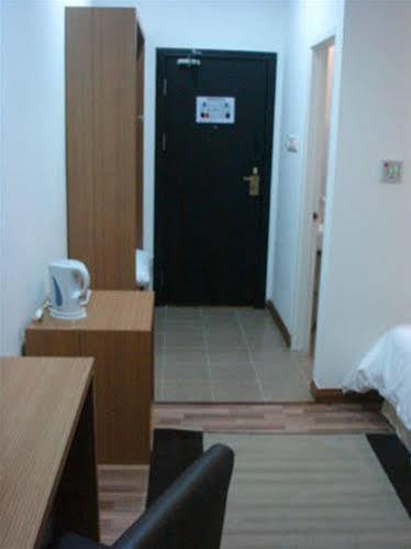 Dormani Hotel Kuching Exterior foto