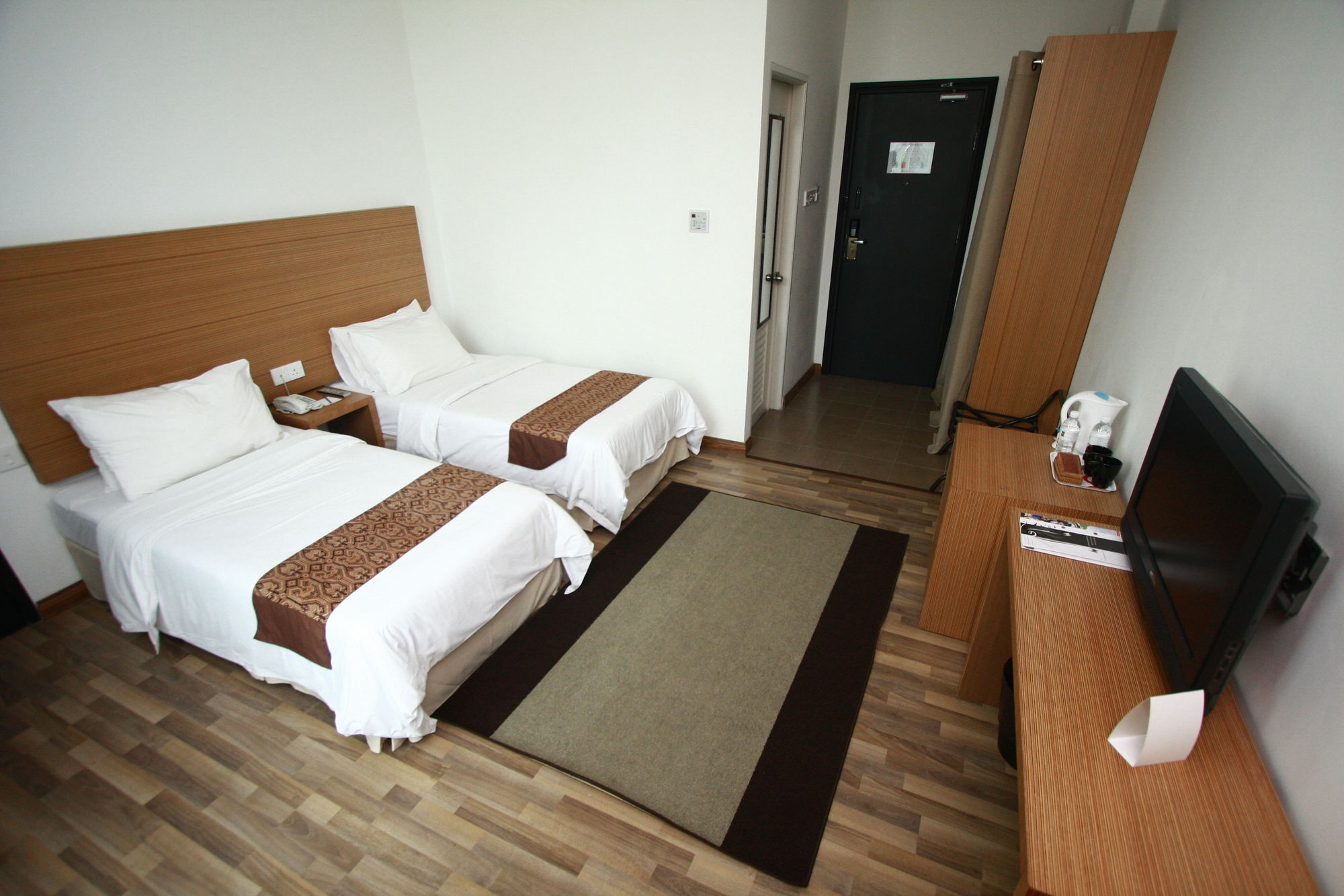 Dormani Hotel Kuching Exterior foto