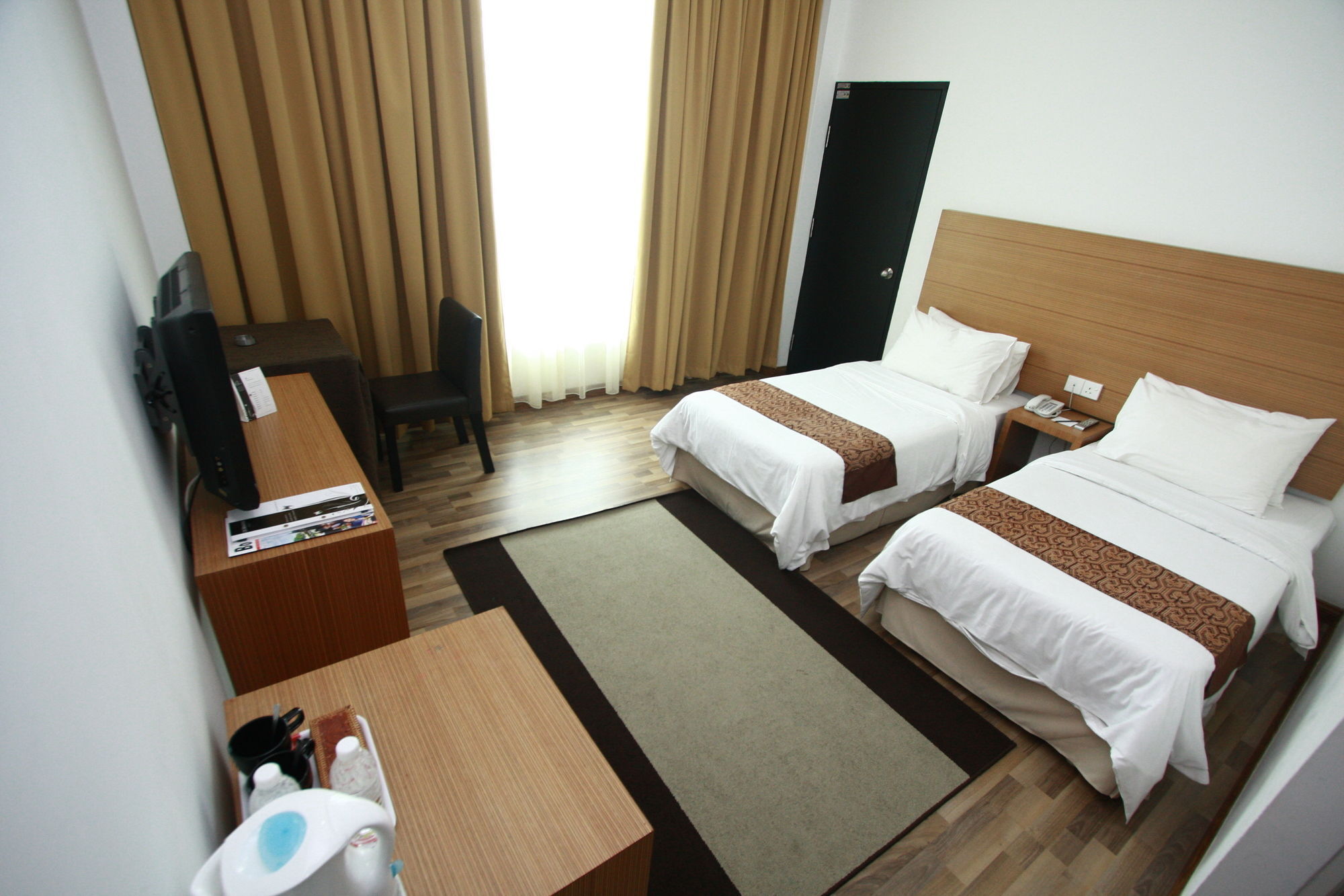 Dormani Hotel Kuching Exterior foto