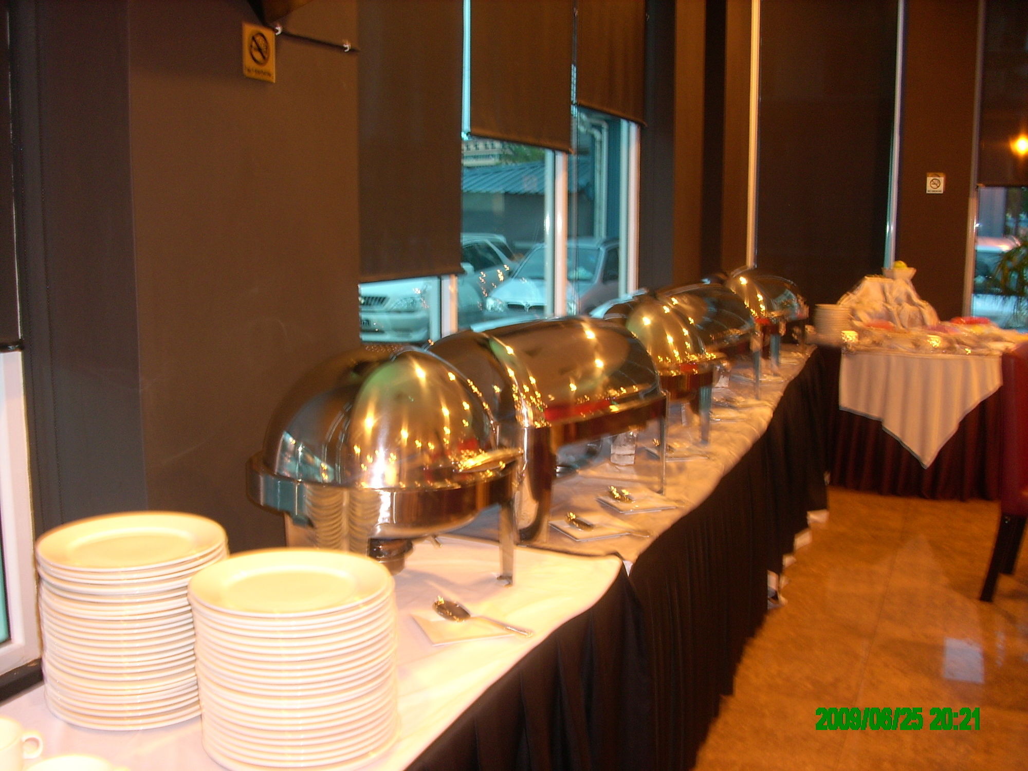 Dormani Hotel Kuching Exterior foto